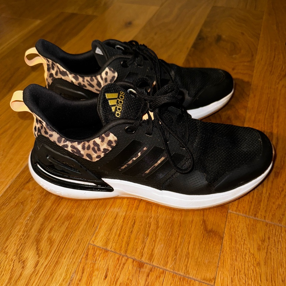 Adidas Walking Sneaker